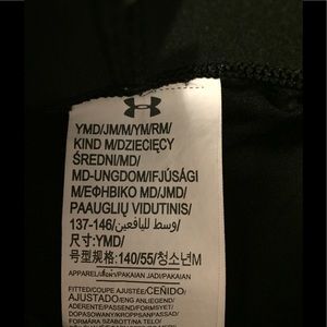 Under Armour Bottoms - Under armour girls Capri leggings Under Armour Bottoms - Under armour girls Capri leggings